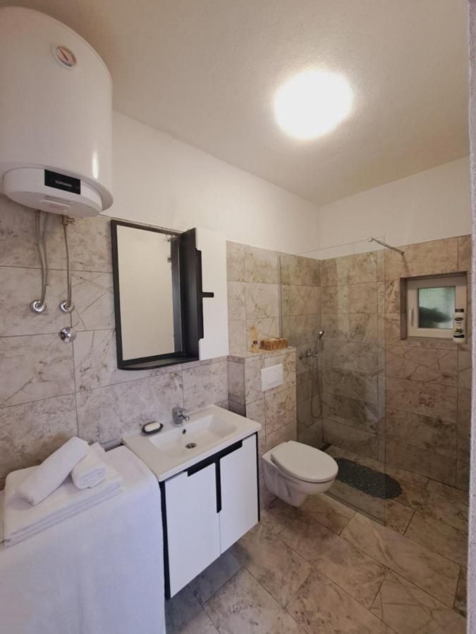 Guest House Green River Ljubuški エクステリア 写真