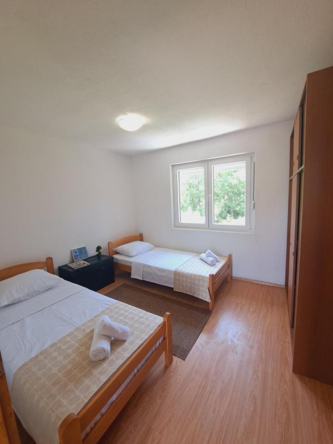 Guest House Green River Ljubuški エクステリア 写真
