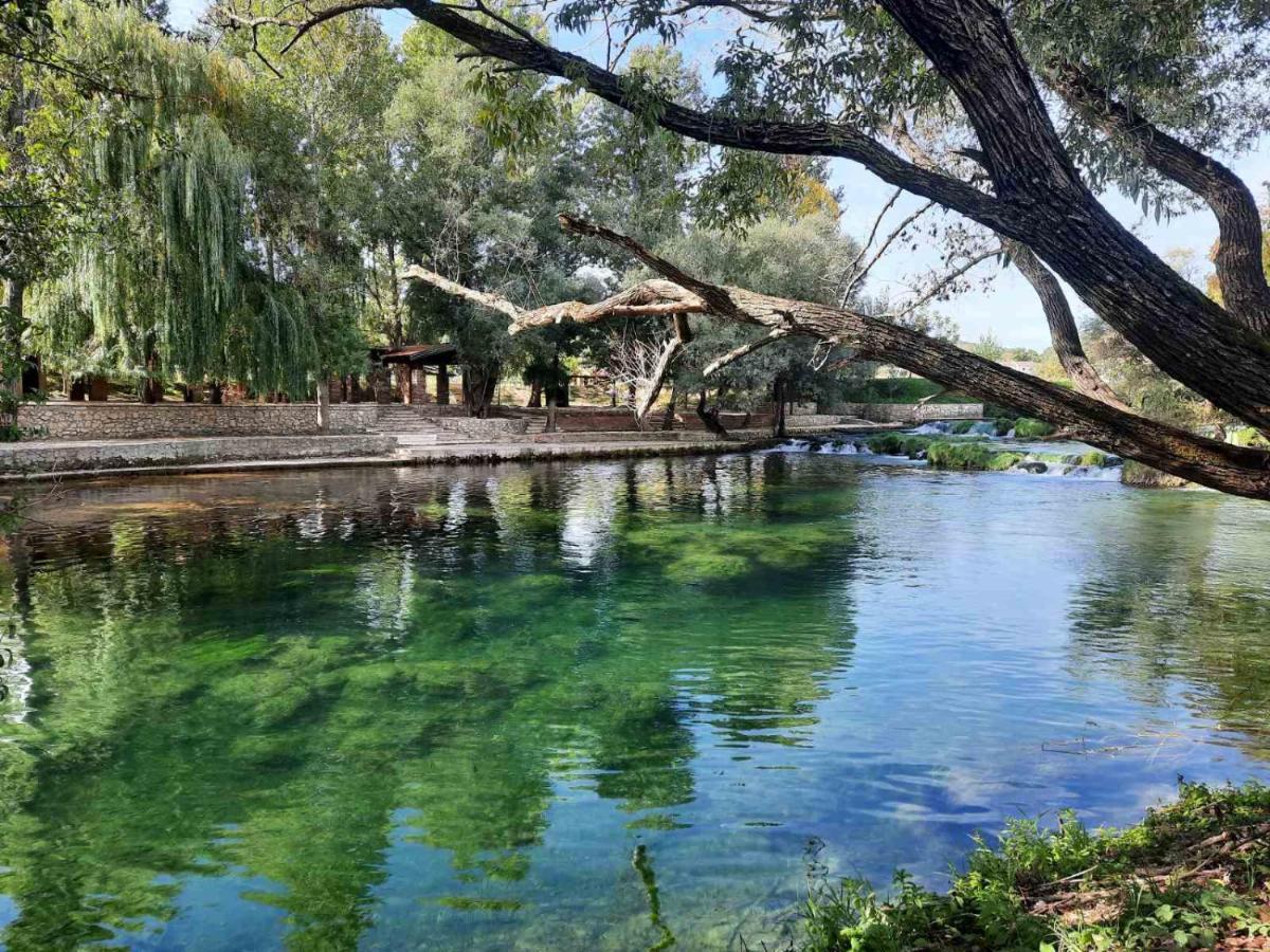 Guest House Green River Ljubuški エクステリア 写真